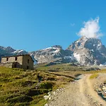 'lo Chalet' Der Balkon Ueber Dem Matterhorntal By Interhome *