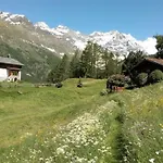'lo Chalet' Der Balkon Ueber Dem Matterhorntal By Interhome Valtournenche