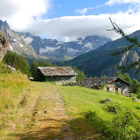 'lo Chalet' Der Balkon Ueber Dem Matterhorntal By Interhome * Valtournenche