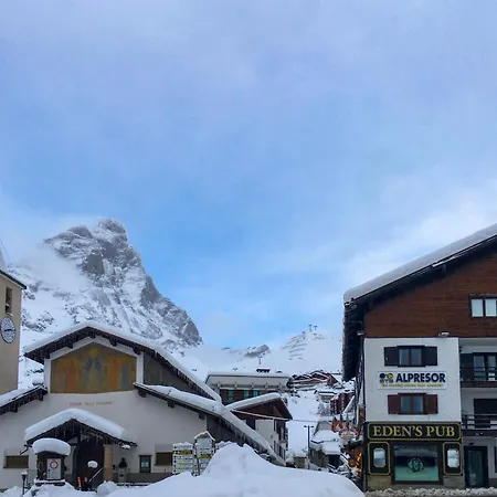 'lo Chalet' Der Balkon Ueber Dem Matterhorntal By Interhome Valtournenche